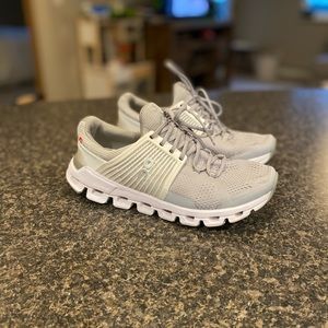 On Cloud Running Swift Women’s Shoe Size 7
